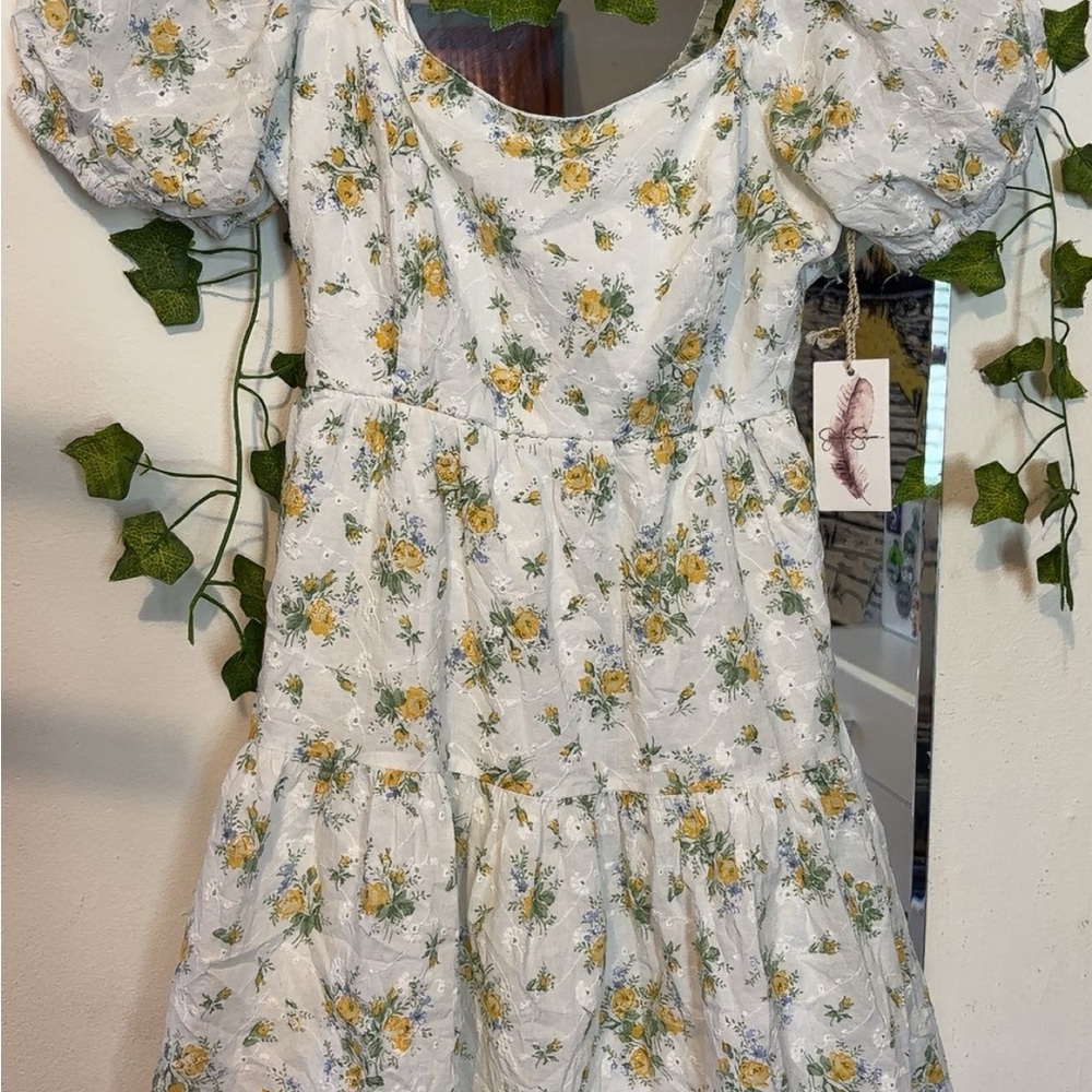 Jessica Simpson White Dress with Yellow Floral Pattern